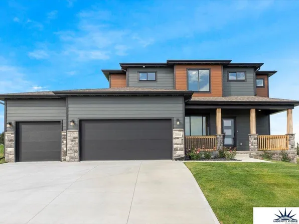 21010 Alex Ave, Elkhorn, NE 68022