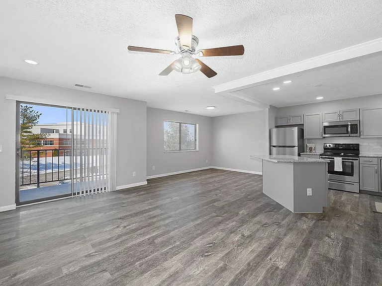 Skyridge Apartment Homes — Photo 34