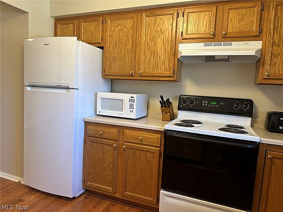 5th image of 10365 Glenway Dr APT 204