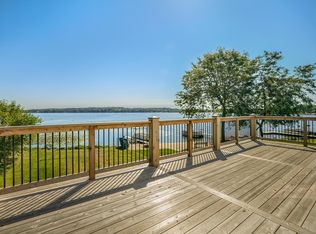 324 N Cogswell Dr, Silver Lake, WI 53170