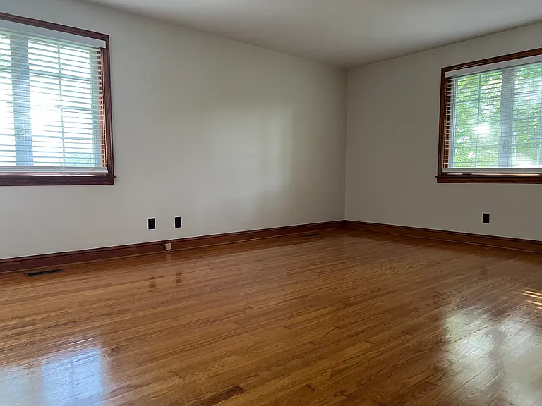 335 Smith St — Photo 18