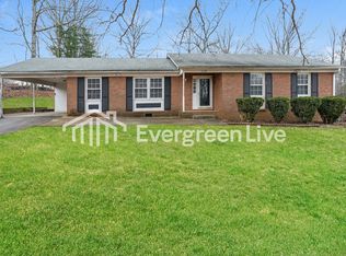 118 Peachtree Ln, King, NC 27021