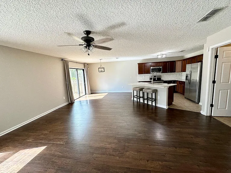 1760 Lake Shore Blvd — Photo 15
