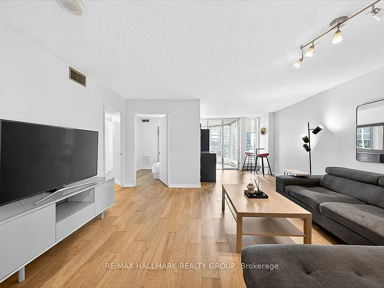 55 Centre Ave #1506 — Photo 5