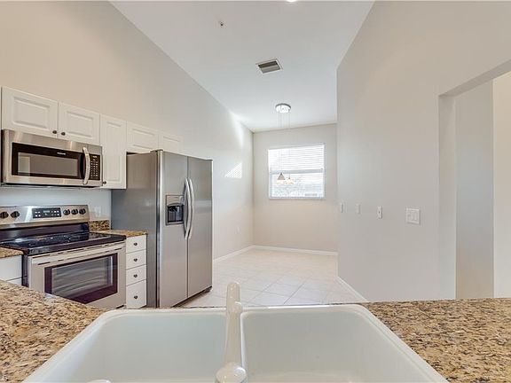 3rd image of 12130 Summergate Cir APT 201