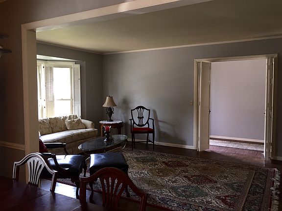 Formal dining/living room 