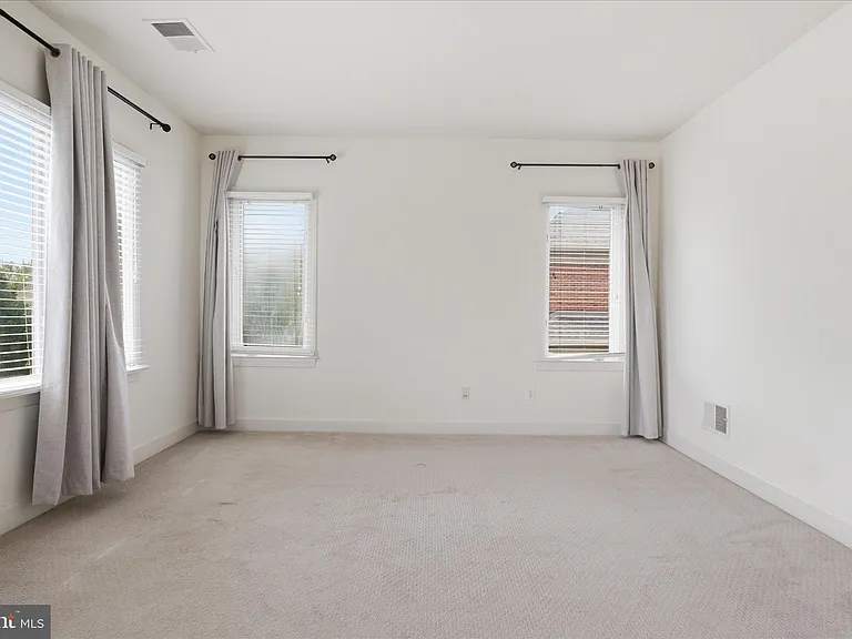 23059 Bronstein Ln — Photo 33