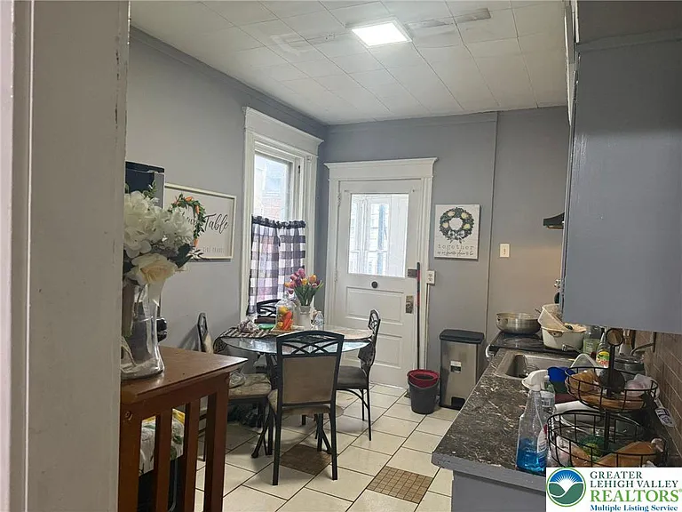 1641 W Turner St #1 — Photo 4