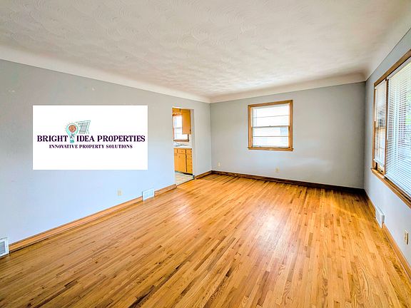 2nd image of 1652 Hoyt Ave E