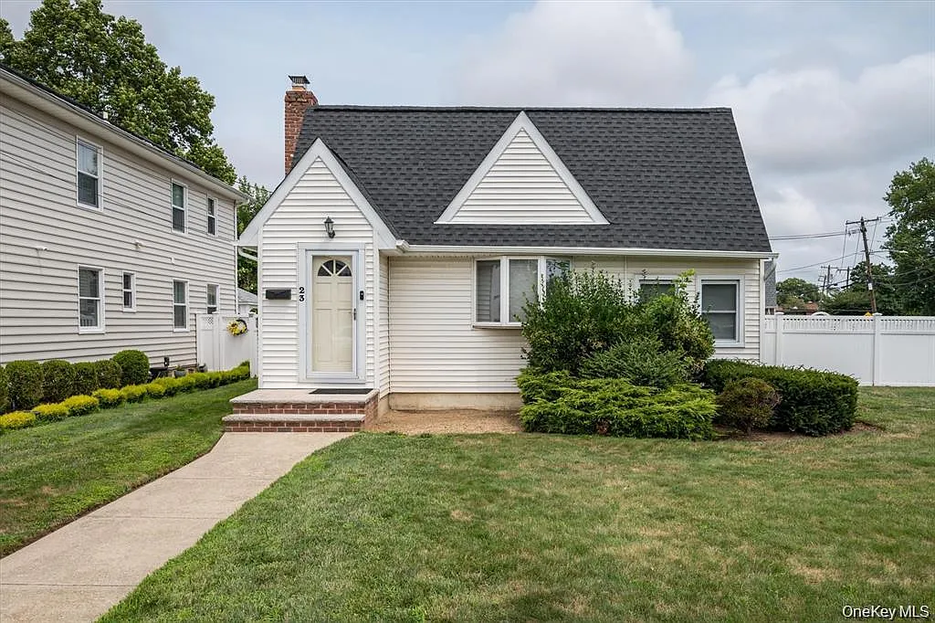 2 bed, 1.0 bath, 899 sqft, $3,500 — Photo 1