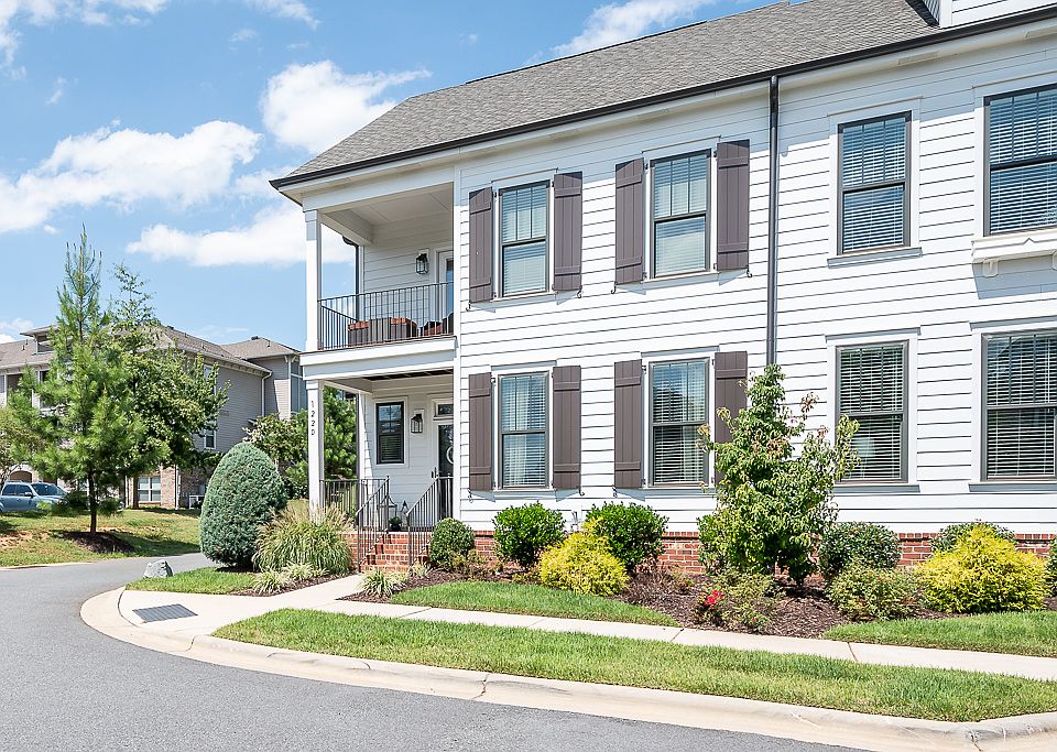 1st image of 122 Mint Ave #D122