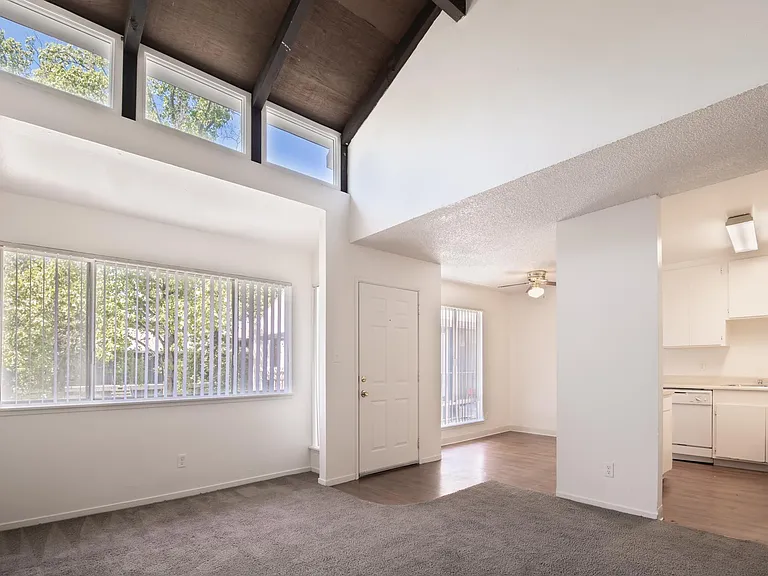 Eastgate Terrace Apartments — Photo 7