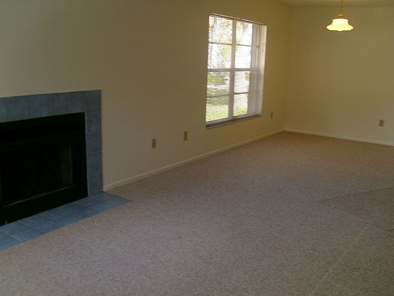 4th image of 4032 Tumble Wood Trl APT 102