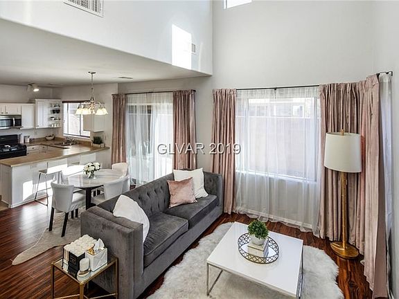Family room/kitchen