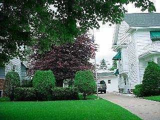 2nd image of 3373 Elm St