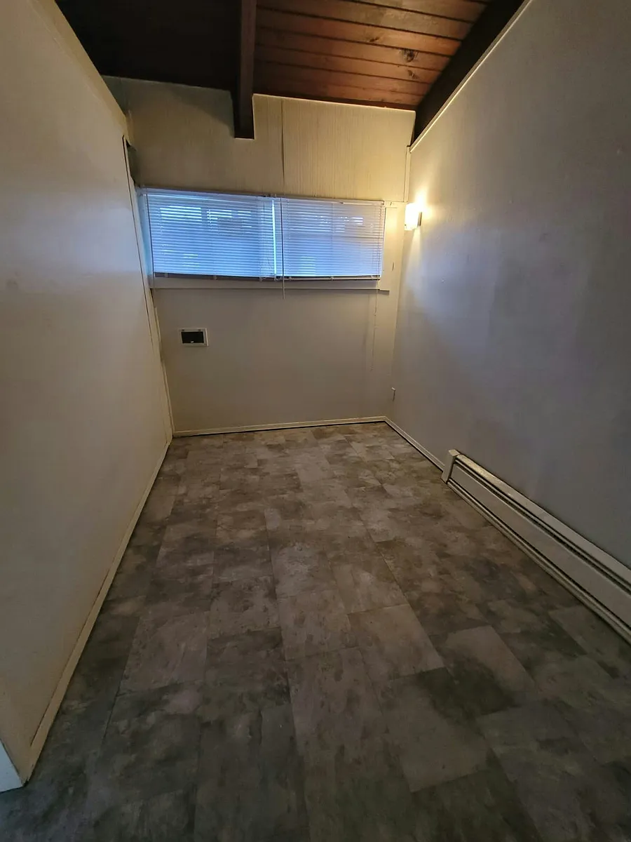 Building Photo - 4260 W Davison #4294