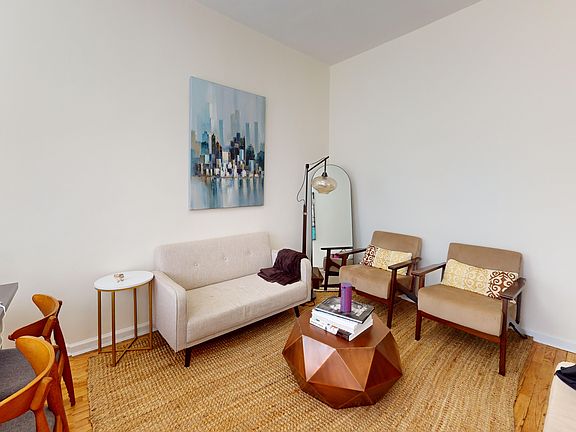 2nd image of 107 W 68th St APT 5A