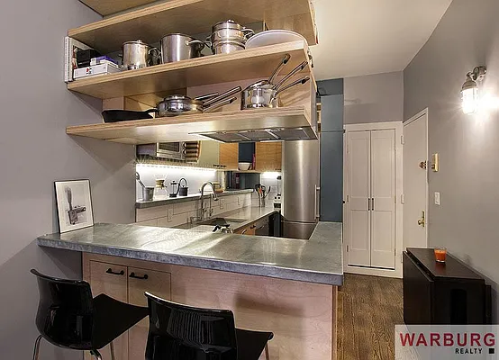 Sold by Warburg | media 7