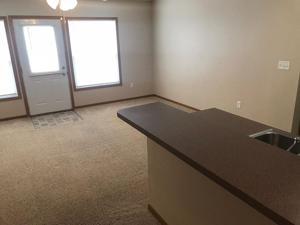 Open floor plan in kitchen/living room