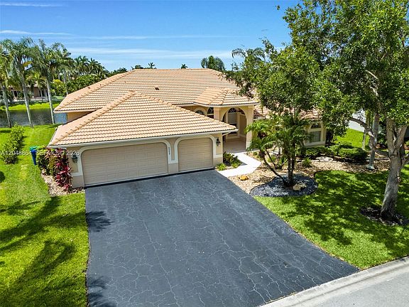 5th image of 5242 NW 109th Ln