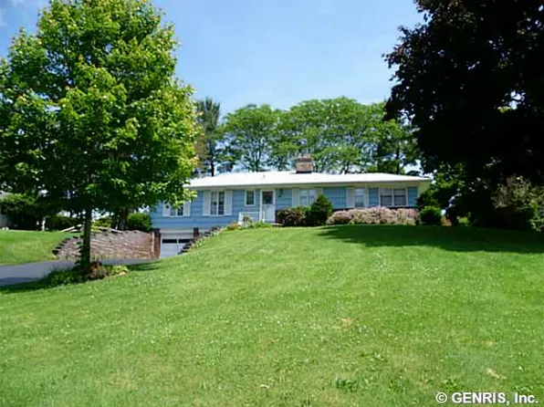 48 Hill Ter, Henrietta, NY 14467