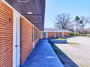 1504 Sherman Dr, Whitesboro, TX 76273