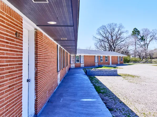 1504 Sherman Dr, Whitesboro, TX 76273