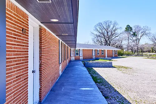 1504 Sherman Dr Photo 1