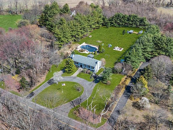 2nd image of 162 Millstone Rd