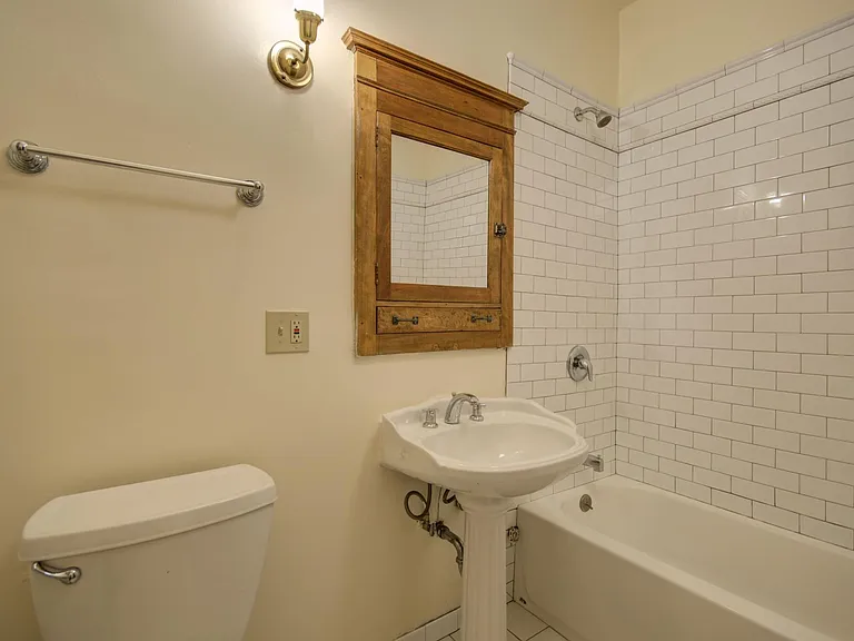 845 W Sheridan Rd #3 — Photo 16