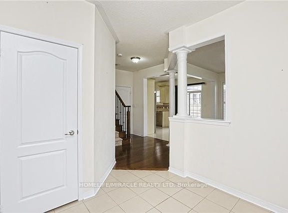 5th image of 8 Arrowstone Ct