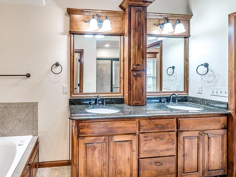 2121 Mill Creek Way — Photo 26