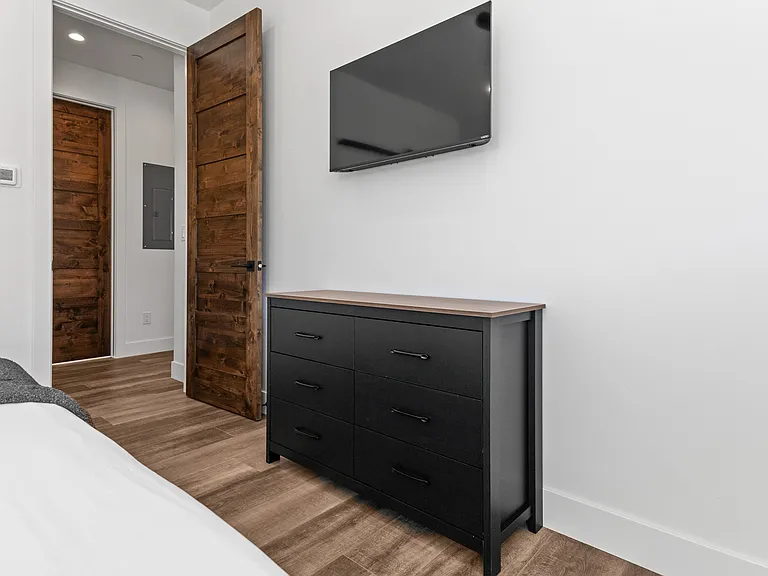Master Bedroom|Smart TV |Dresser