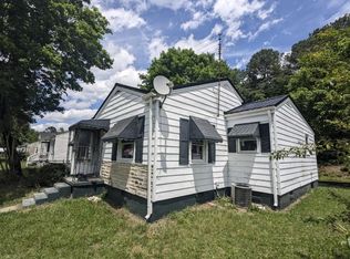 202 Gravatt Ave, Blackstone, VA 23824