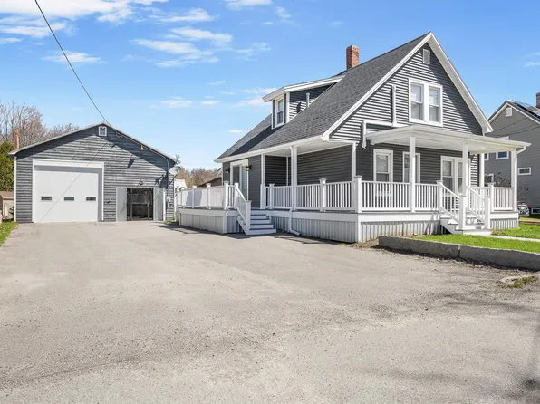 13 Merrill Street, Colebrook, NH 03576