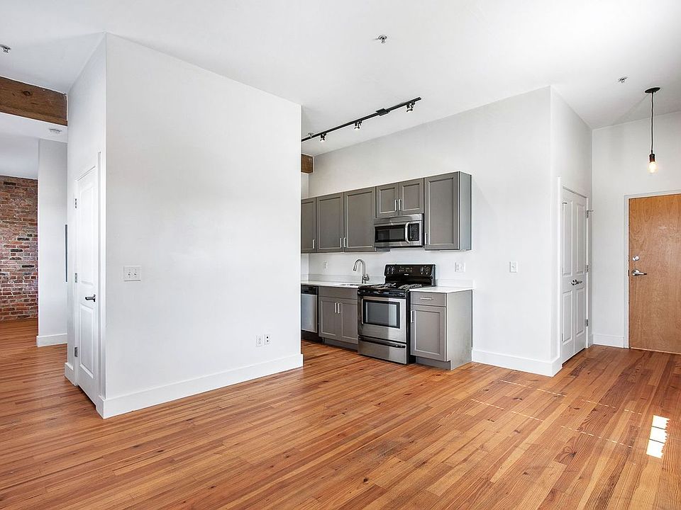 1st image of 429 3rd St APT 201