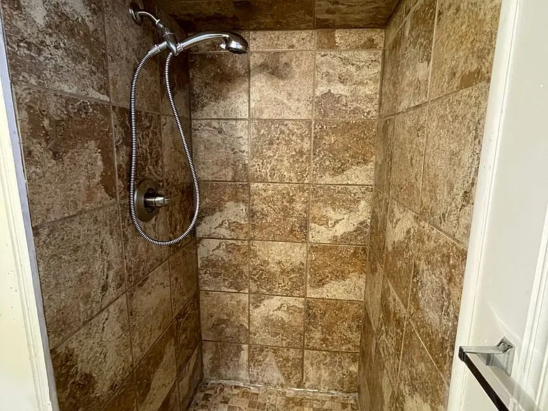 2102 East 17th Street — Photo 12