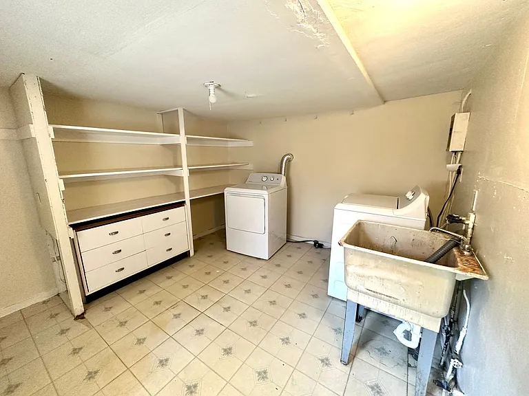 147 Virginia Ave — Photo 22