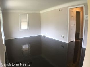 8806 Pinegrove Ave, Parma, OH