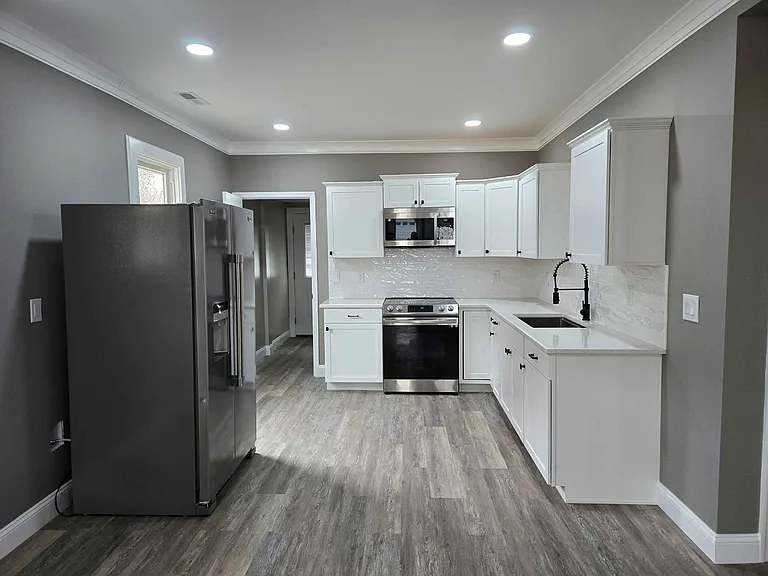 110 Sawyer St — Photo 3