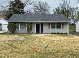 5 Saint George Ct, Florissant, MO 63031