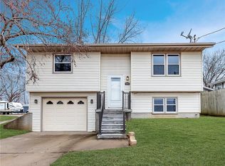 1102 N Roche St, Knoxville, IA 50138