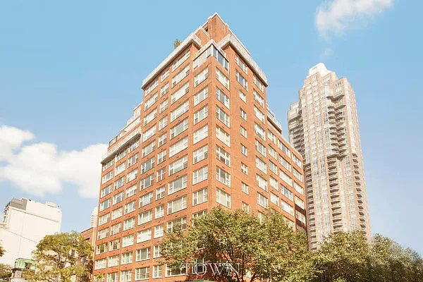 Sold by Town Residential | media 27