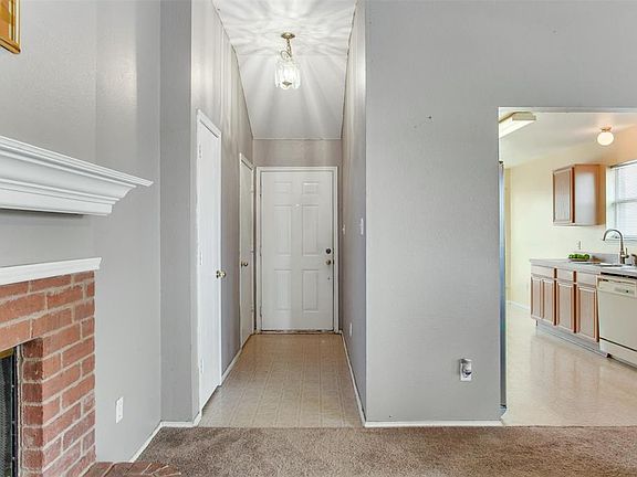 3rd image of 2104 Waterfield Ct