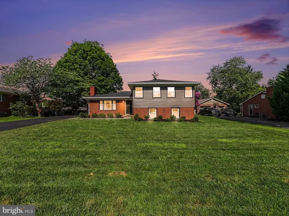 8904 Early St, Manassas, VA 20110