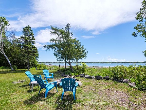 2nd image of 594 Warner Bay Rd