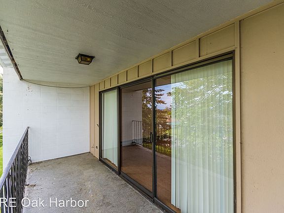 5th image of 730 SW Harrier Cir APT 1