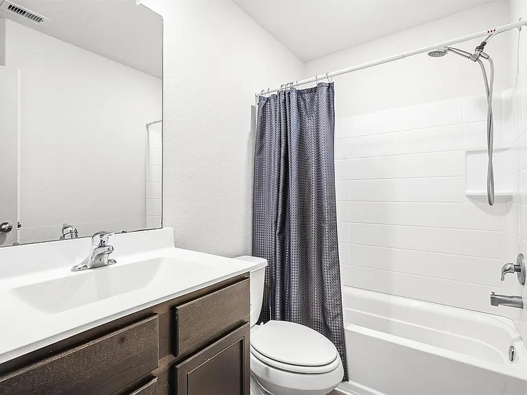10619 Lost Maples Dr — Photo 23