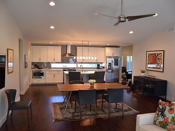 5th image of 4027 E Fairmount Ave