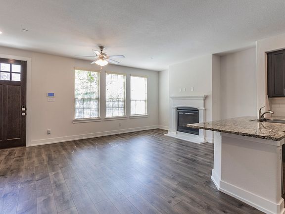 5th image of 2427 Siskiyou St